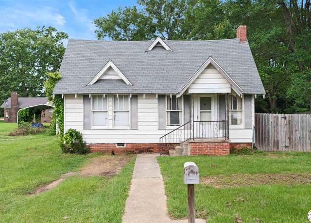 Property at 1215 Cleveland St, Texarkana, AR 71854, 2 beds, 2 baths