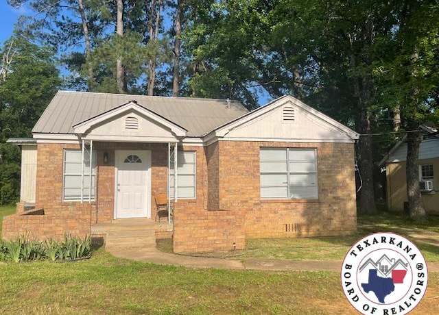 Property at 104 Pecan St, Atlanta, TX 75551, 4 beds, 2 baths