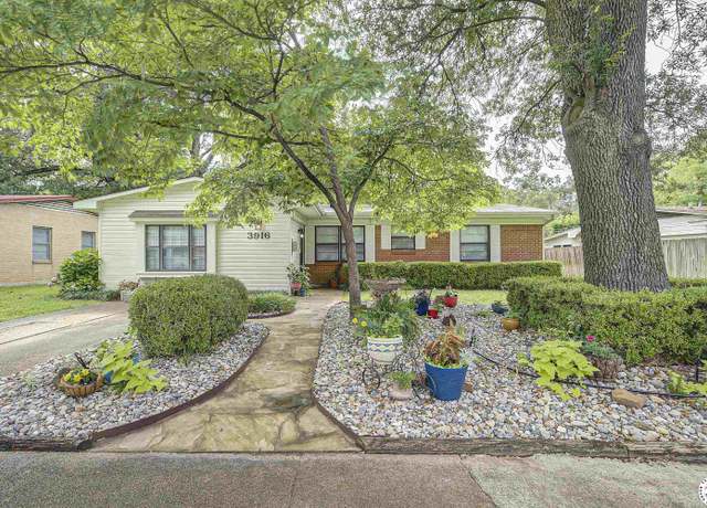 Property at 3916 Sabine Ave, Texarkana, TX 75503, 3 beds, 2 baths