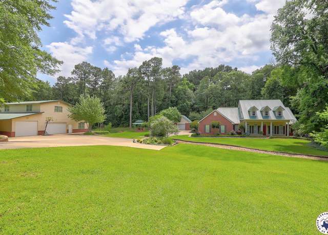 Property at 142 Easy St, Texarkana, TX 75503, 3 beds, 3 baths