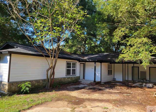Property at 528 Piermont Dr, Atlanta, TX 75551, 4 beds, 2 baths