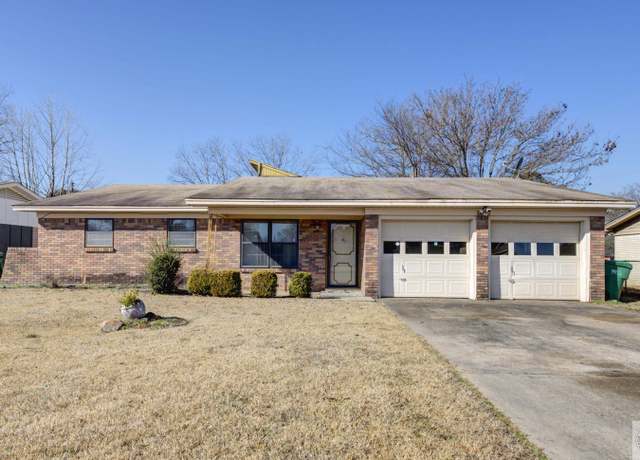 Property at 1708 Plantivigne Dr, Texarkana, TX 75501, 4 beds, 2.5 baths