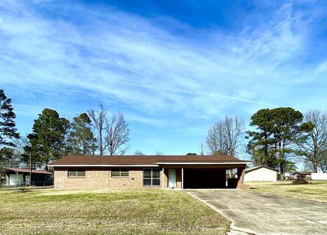Property at 129 Pine St, Maud, TX 75567, 3 beds, 1.5 baths