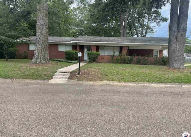 Property at 3123 Hickory St, Texarkana, AR 71854, 3 beds, 2 baths