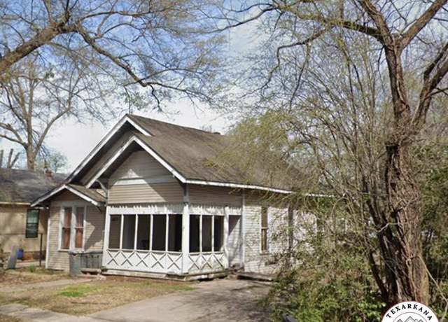 Property at 1510 W 9th St, Texarkana, TX 75501, 4 beds, 3 baths