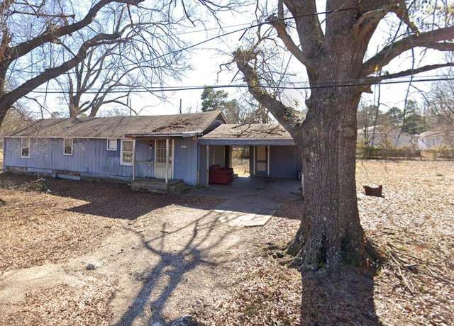 Property at 3203 Davis St, Texarkana, TX 75501, 3 beds, 1 bath