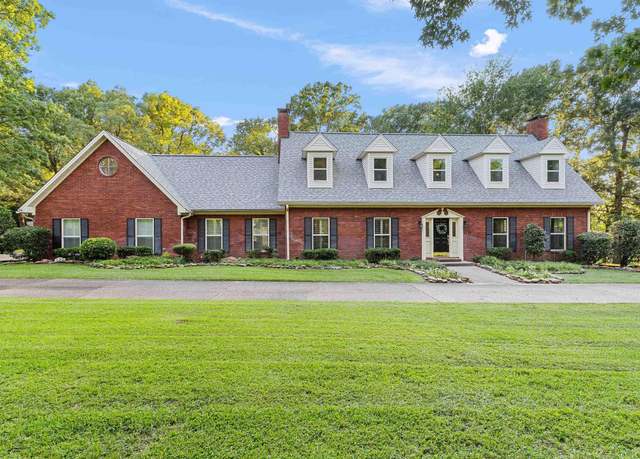 Property at 8905 River Ridge Dr, Texarkana, TX 75503, 5 beds, 4.5 baths