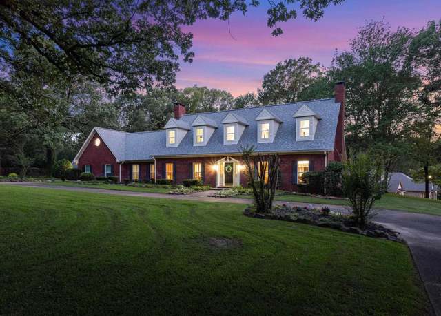 Property at 8905 River Ridge Dr, Texarkana, TX 75503, 5 beds, 4.5 baths