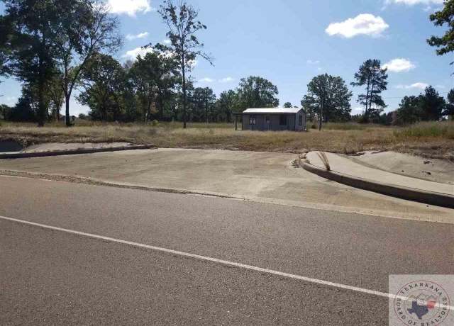 Property at 410 Mockingbird, Hooks, TX 75561