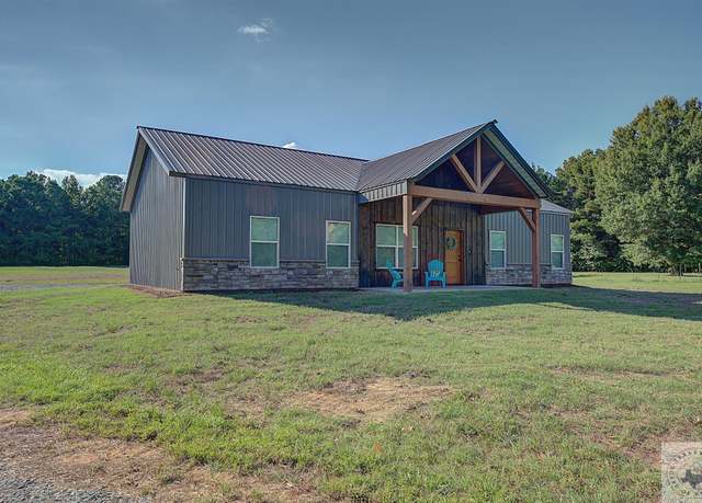 Property at 212 Jones St, Texarkana, TX 75501, 3 beds, 2 baths