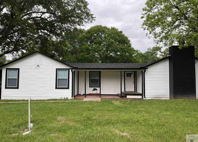 Property at 412 Doris St, Queen City, TX 75572, 3 beds, 2.5 baths