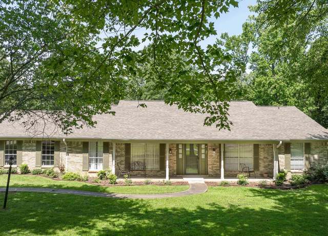 Property at 13 Holly Ridge Dr, Texarkana, TX 75503, 3 beds, 2.5 baths