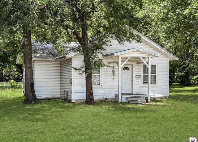 Property at 302 S Merrill St, New Boston, TX 75570, 3 beds, 1 bath