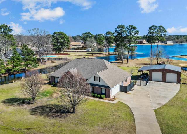 Property at 437 Beaver Lake Dr, Texarkana, TX 75501, 4 beds, 2.5 baths