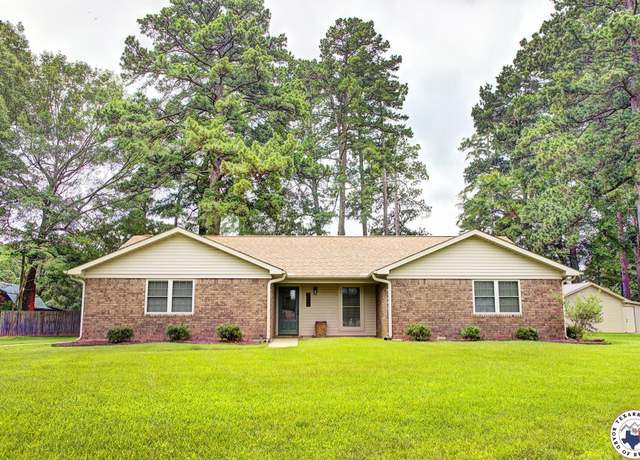 Property at 2508 Evangeline Dr, Hope, AR 71801, 3 beds, 2 baths