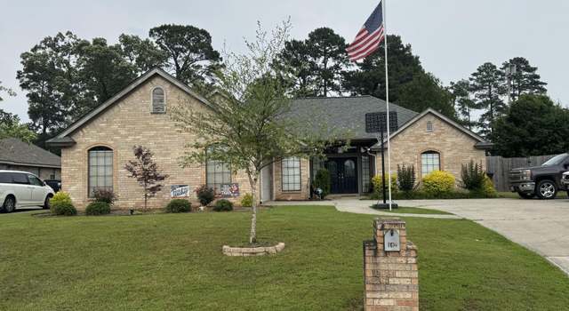 Photo of 142 Corley Cir, Wake Village, TX 75501
