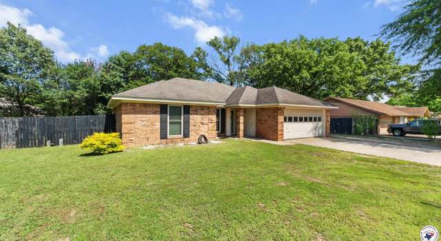Photo of 208 Jeffrey Ln, Wake Village, TX 75501