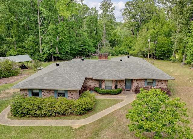 Property at 1160 Timberlane Dr, Vicksburg, MS 39180, 3 beds, 2 baths