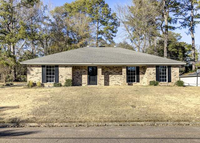 Property at 431 Ridgewood St, Vicksburg, MS 39180, 4 beds, 2.5 baths