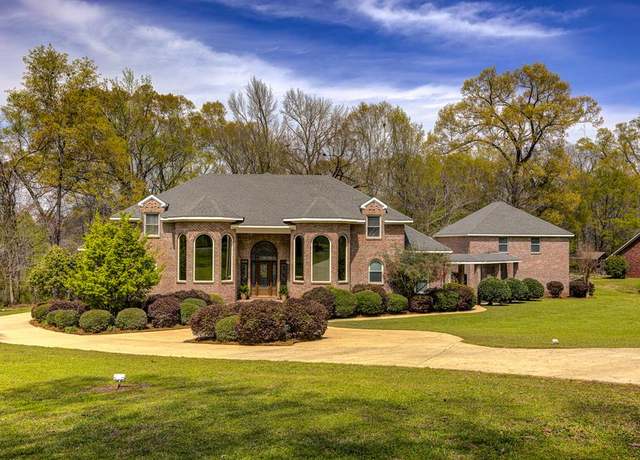 Property at 210 Stenson Rd, Vicksburg, MS 39180, 3 beds, 3.5 baths