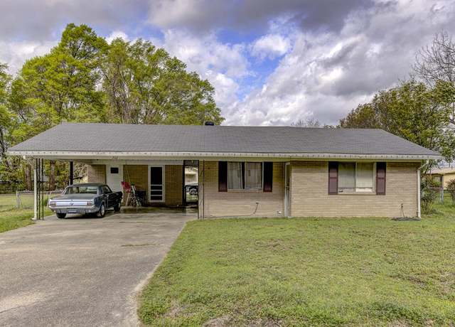 Property at 302 Blake Dr, Vicksburg, MS 39183, 3 beds, 2 baths