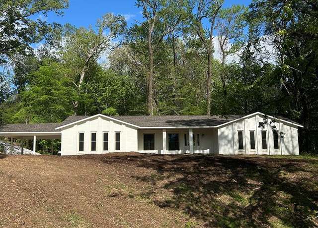 Property at 107 Hilldale Dr, Vicksburg, MS 39180, 3 beds, 2 baths