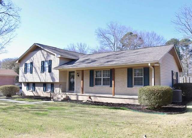 Property at 203 Landsdown Dr, Vicksburg, MS 39180, 3 beds, 2 baths