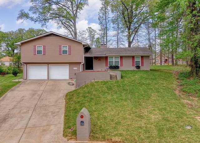 Property at 100 Montaign Dr, Vicksburg, MS 39180, 3 beds, 2 baths