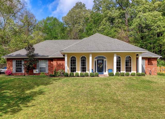 Property at 408 Pinehurst St, Vicksburg, MS 39180, 4 beds, 2.5 baths