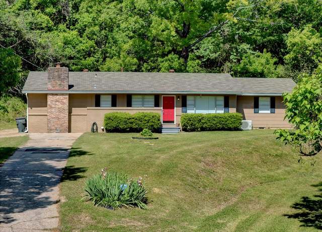 Property at 123 Cottage Row Dr, Vicksburg, MS 39180, 4 beds, 2 baths