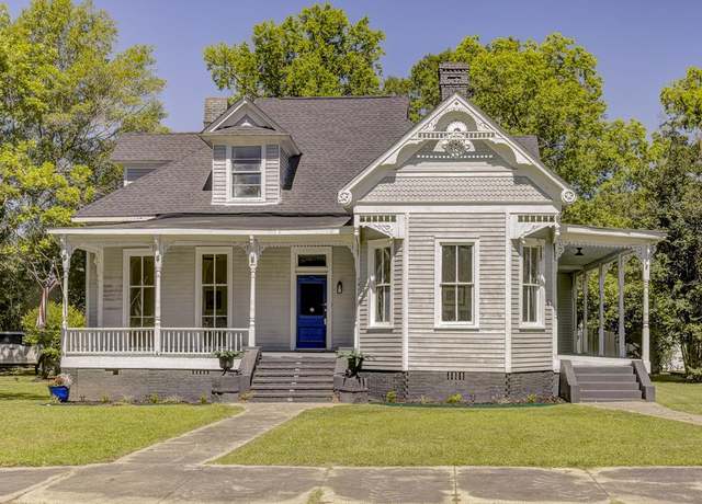 Property at 1010 Church St, Port Gibson, MS 39150, 4 beds, 3 baths