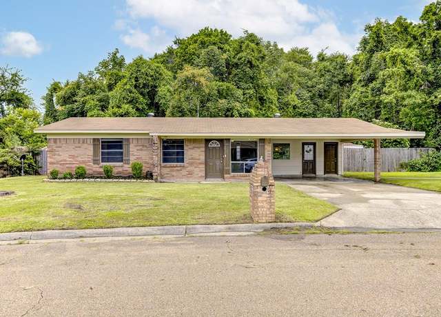 Property at 211 Alfa Dr, Vicksburg, MS 39180, 3 beds, 2 baths