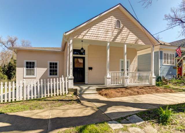 Property at 2419 Cherry St, Vicksburg, MS 39180, 3 beds, 2 baths