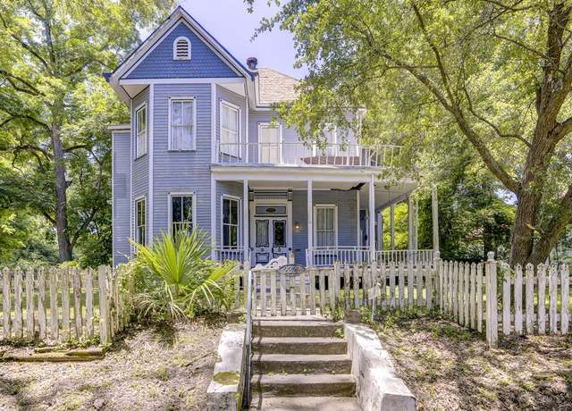 Property at 2322 Drummond St, Vicksburg, MS 39180, 5 beds, 3 baths