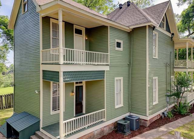 Property at 2234 Drummond St, Vicksburg, MS 39180, 3 beds, 2.5 baths