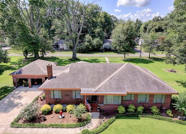 Property at 1110 S Lincoln, Tallulah, LA 71282, 3 beds, 2 baths