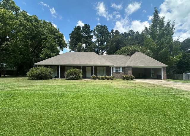 Property at 309 Lake Frst, Vicksburg, MS 39183, 3 beds, 2 baths