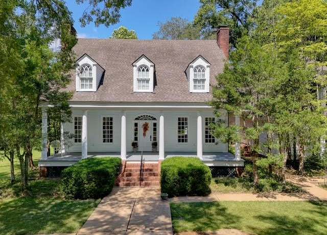 Property at 110 Beaver Run, Vicksburg, MS 39183, 4 beds, 3.5 baths