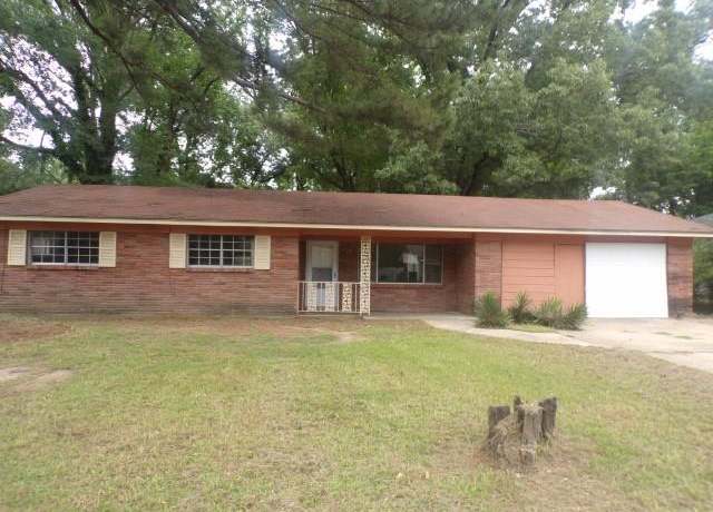 Property at 329 Shady Ln, Vicksburg, MS 39180, 3 beds, 1.5 baths