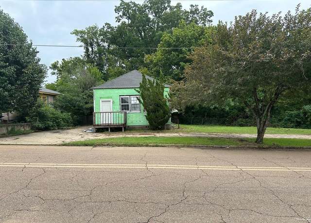 Property at 2713 Drummond St, Vicksburg, MS 39180, 2 beds, 2 baths