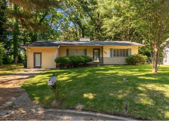 Property at 225 Rhodes Dr, Vicksburg, MS 39180, 3 beds, 2 baths