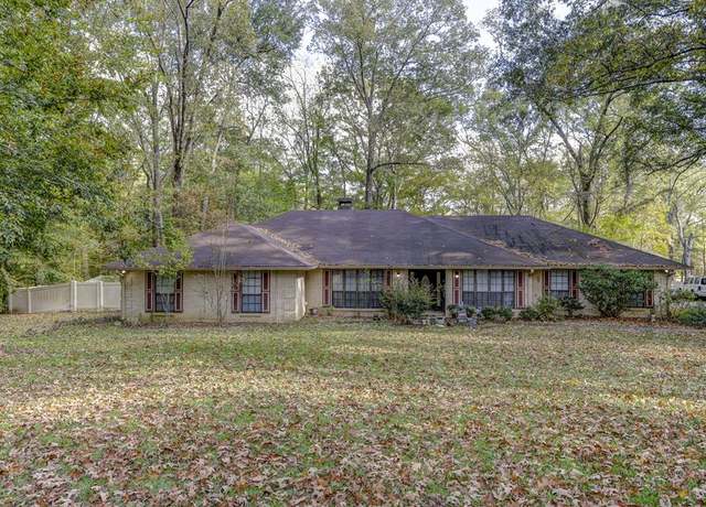 Property at 105 Stratford Way, Vicksburg, MS 39180, 5 beds, 3.5 baths