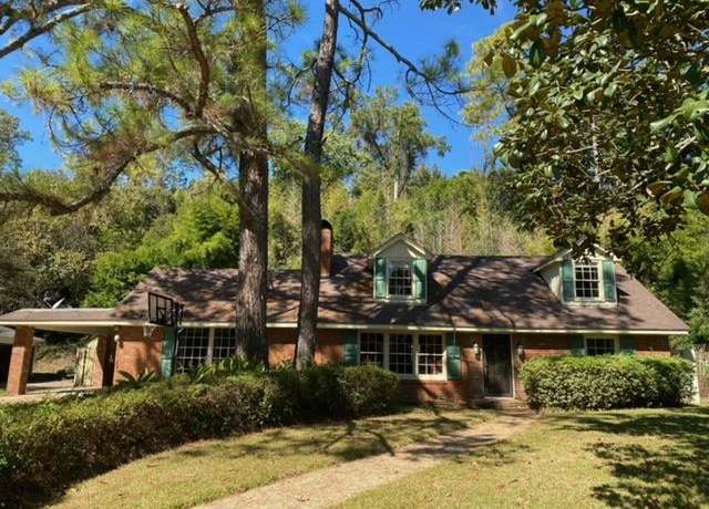 Property at 354 Marian Ln, Vicksburg, MS 39183, 4 beds, 2.5 baths