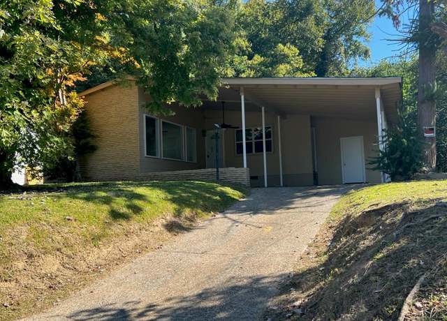 Property at 301 Harriet Ave, Vicksburg, MS 39180, 3 beds, 2 baths