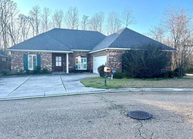 Property at 105 Clifton Dr, Vicksburg, MS 39183, 3 beds, 2 baths