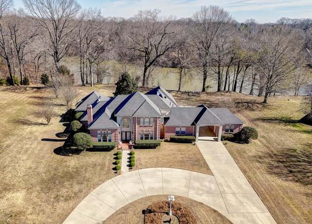 Property at 211 Henry Rd, Vicksburg, MS 39183, 3 beds, 3 baths