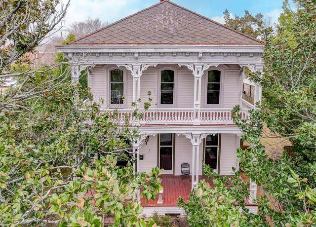 Property at 1617 Monroe St, Vicksburg, MS 39180, 8 beds, 4 baths