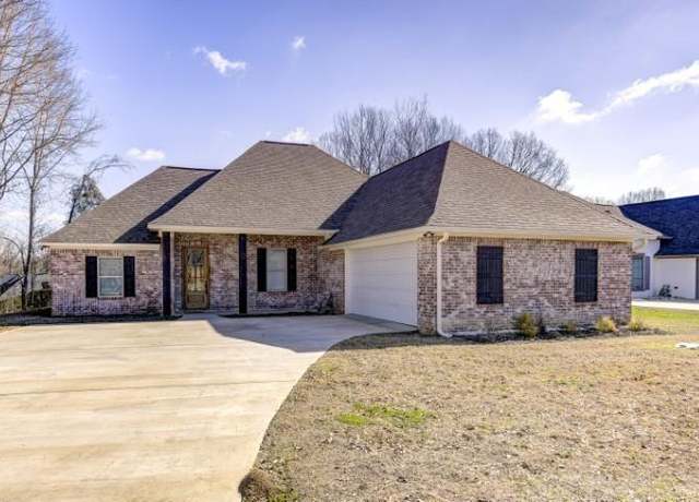 Property at 4217 Lee Rd, Vicksburg, MS 39180, 4 beds, 2.5 baths