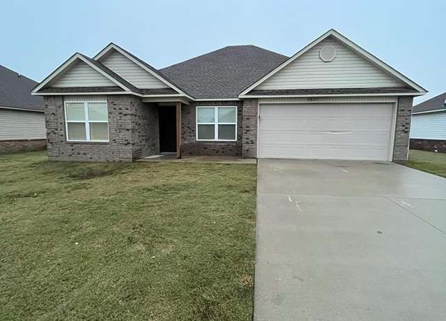 Property at 3821 Churchill Dr, Jonesboro, AR 72404, 4 beds, 2 baths
