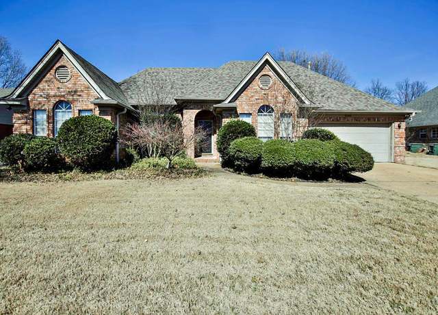 Property at 1305 Colonial Dr, West Memphis, AR 72301, 3 beds, 2 baths